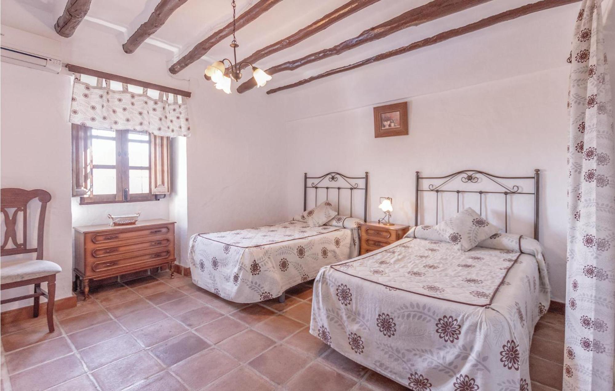8 Bedroom Lovely Home In Iznájar Dış mekan fotoğraf